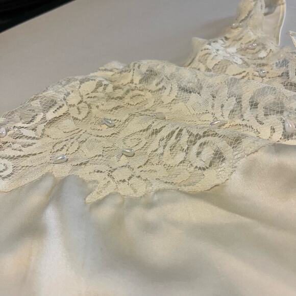 Vintage Gold label Victoria Secret ivory white night gown M - Picture 10 of 10